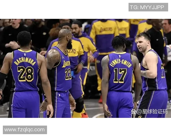 湖人主场迎战火箭期待逆转局势争夺季后赛席位的关键对决