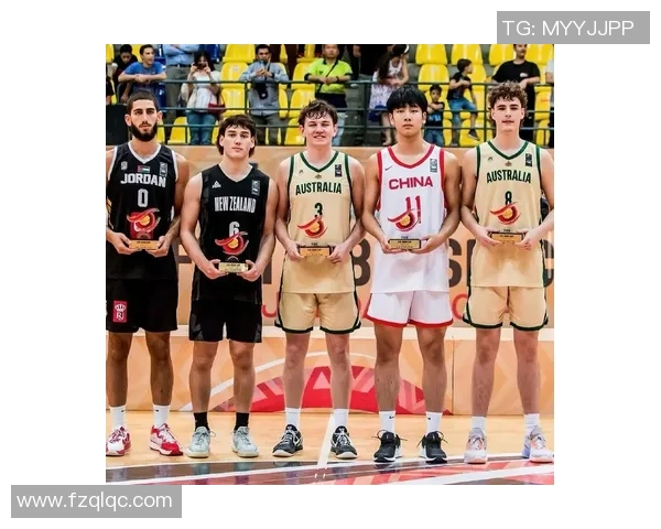 中国男篮U19迎战拉脱维亚U19争夺国际青年篮球赛荣誉之战